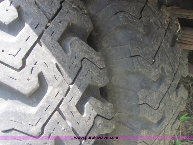 image for item A3555 1973 International Load Star 1600 grain truck