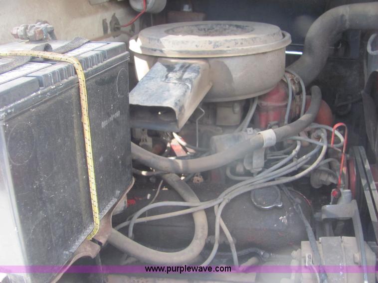 image for item A3556 1974 International Load Star 1600 grain truck