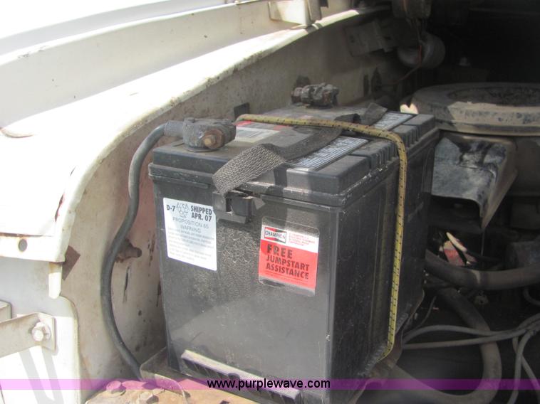 image for item A3556 1974 International Load Star 1600 grain truck