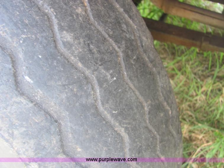 image for item A3556 1974 International Load Star 1600 grain truck