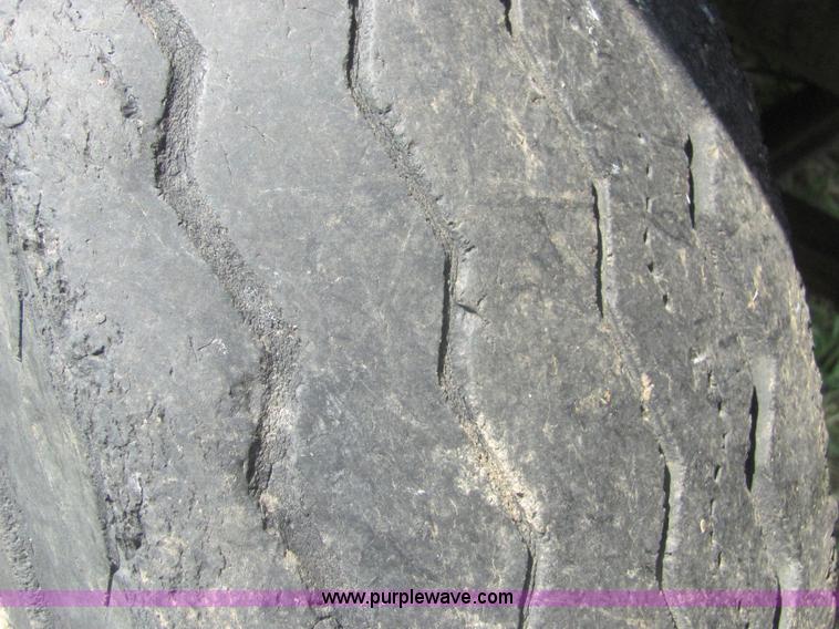 image for item A3556 1974 International Load Star 1600 grain truck