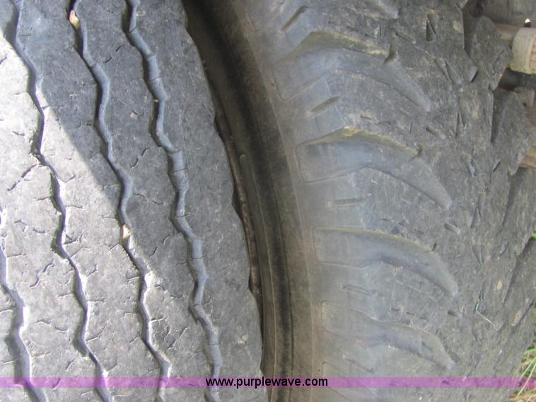 image for item A3556 1974 International Load Star 1600 grain truck