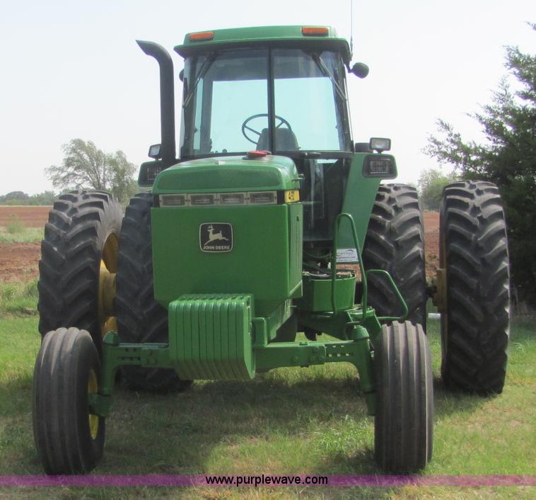 image for item A3557 1992 John Deere 4560 tractor