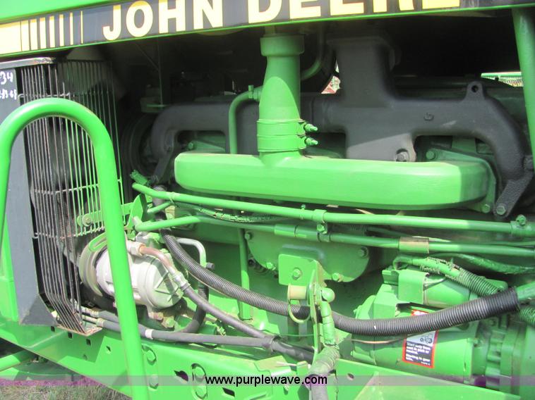 image for item A3557 1992 John Deere 4560 tractor