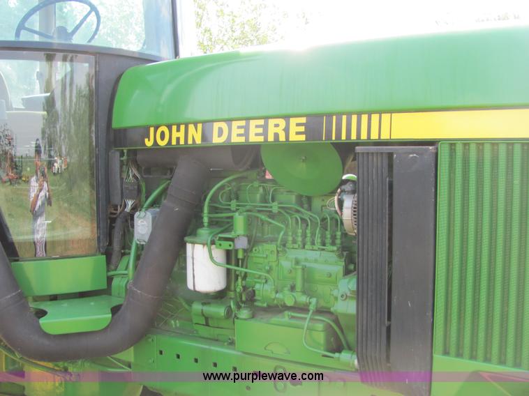 image for item A3557 1992 John Deere 4560 tractor