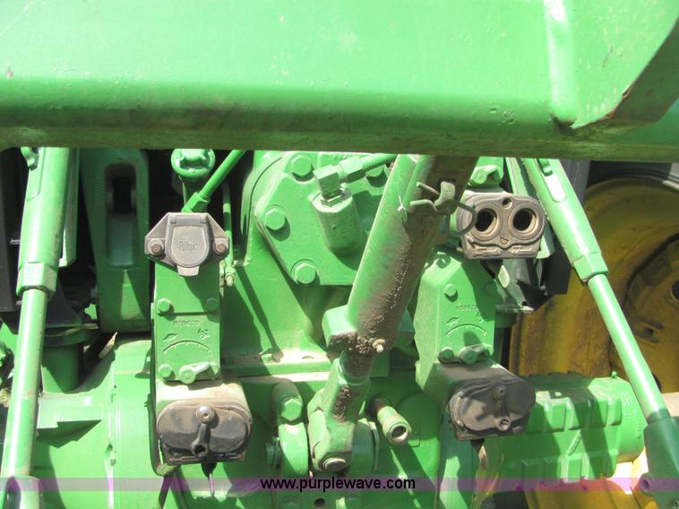 image for item A3557 1992 John Deere 4560 tractor
