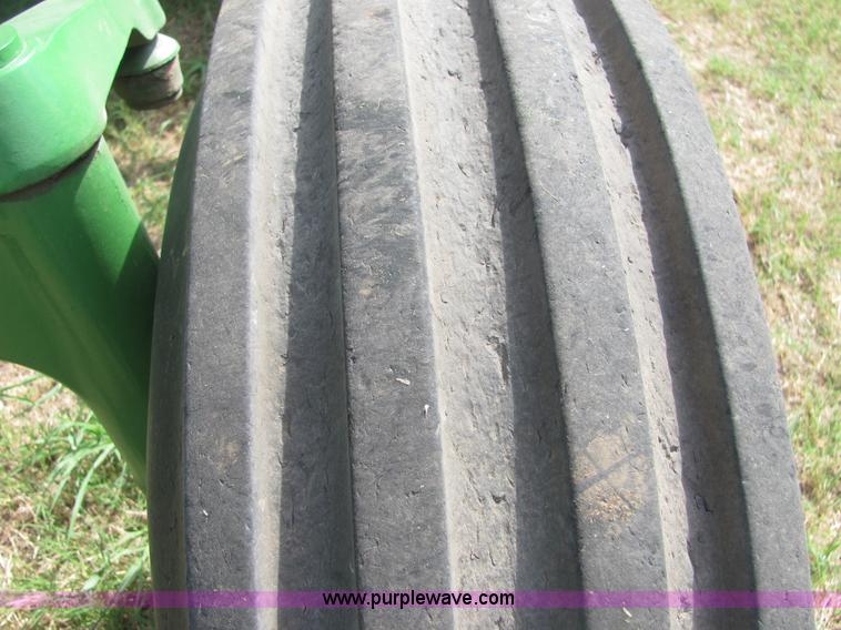 image for item A3557 1992 John Deere 4560 tractor