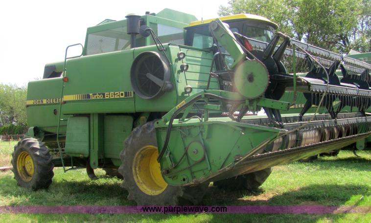 image for item A3558 1982 John Deere 6620 RWA combine