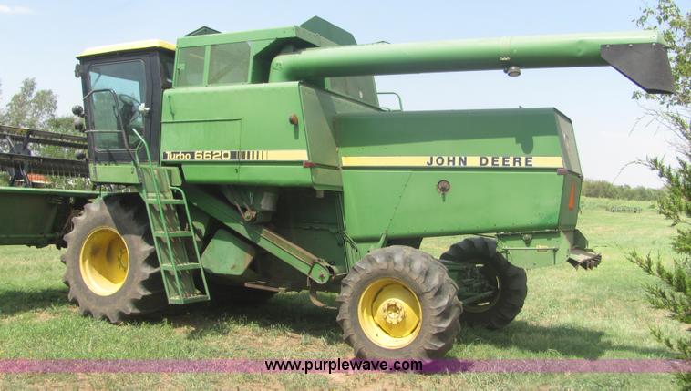 image for item A3558 1982 John Deere 6620 RWA combine