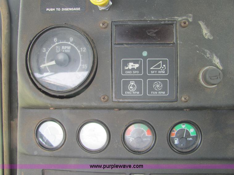 image for item A3558 1982 John Deere 6620 RWA combine