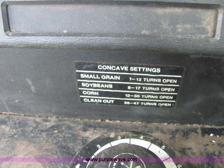 image for item A3558 1982 John Deere 6620 RWA combine