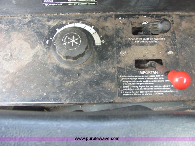 image for item A3558 1982 John Deere 6620 RWA combine