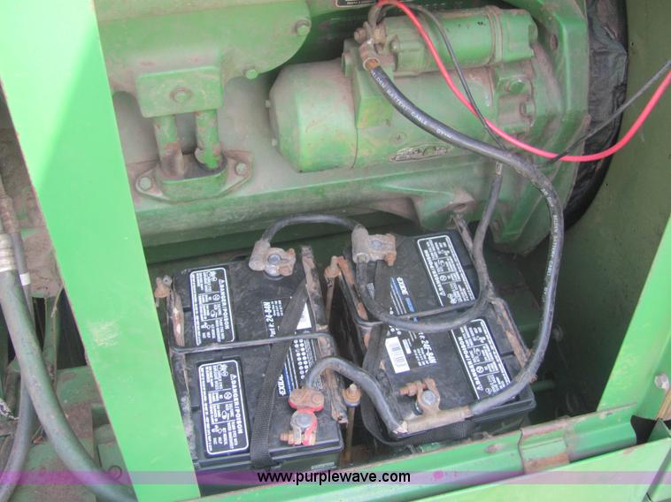 image for item A3558 1982 John Deere 6620 RWA combine