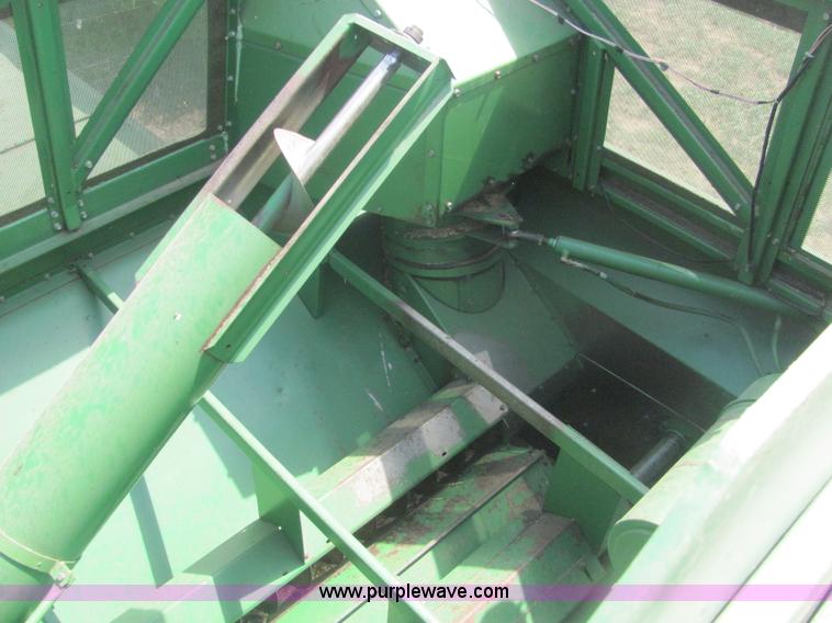 image for item A3558 1982 John Deere 6620 RWA combine