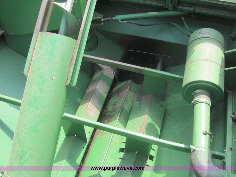 image for item A3558 1982 John Deere 6620 RWA combine