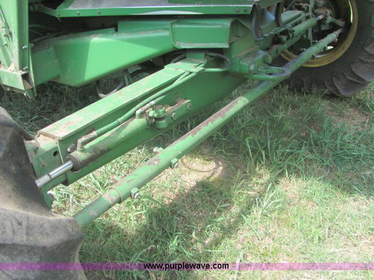 image for item A3558 1982 John Deere 6620 RWA combine