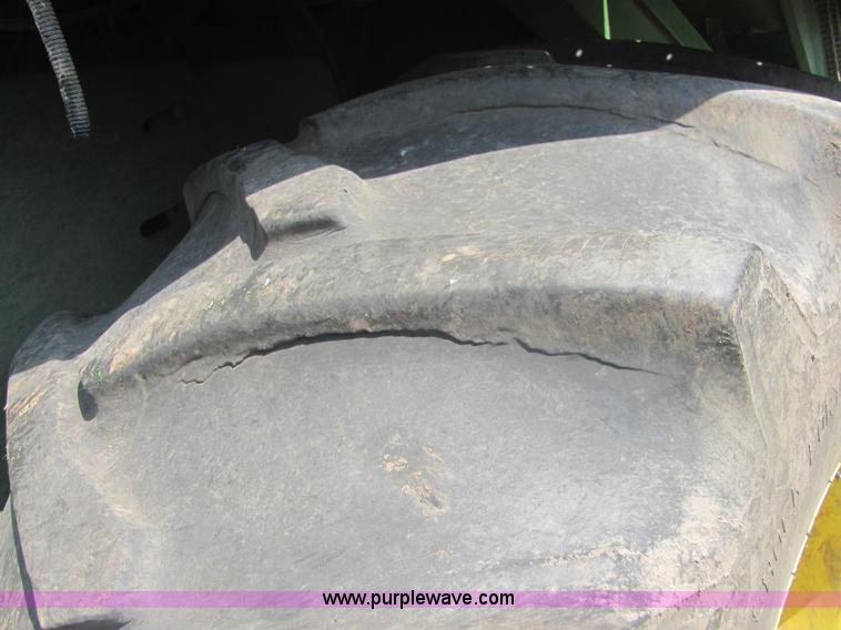 image for item A3558 1982 John Deere 6620 RWA combine