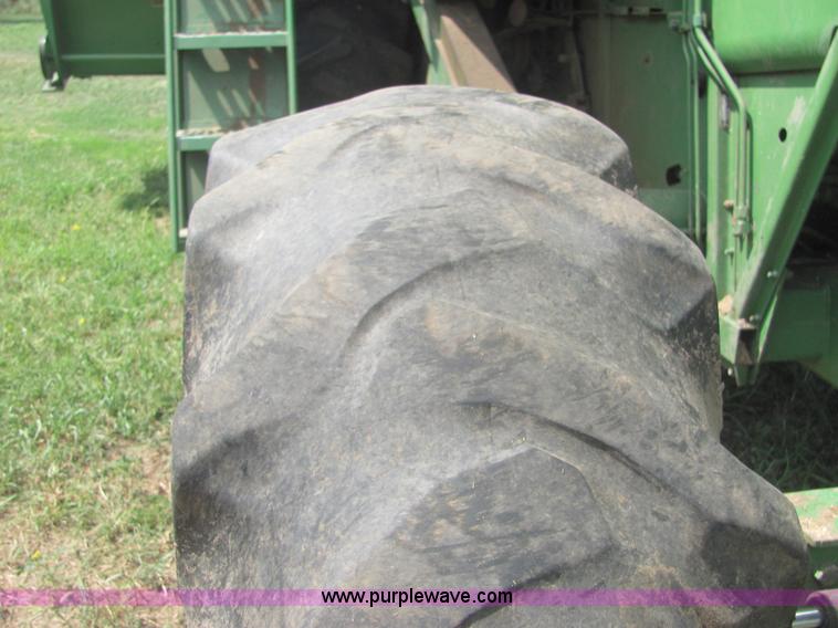 image for item A3558 1982 John Deere 6620 RWA combine