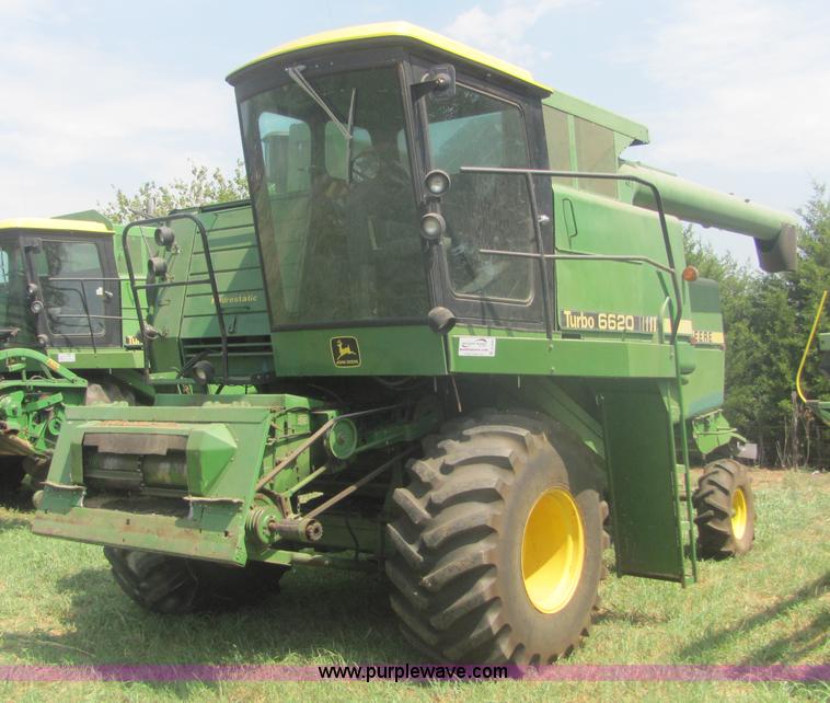 image for item A3559 1980 John Deere 6620 combine
