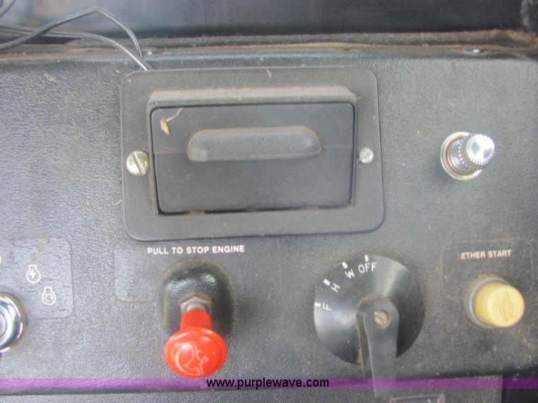 image for item A3559 1980 John Deere 6620 combine