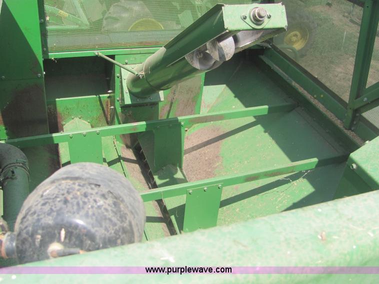 image for item A3559 1980 John Deere 6620 combine