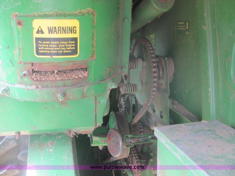 image for item A3559 1980 John Deere 6620 combine