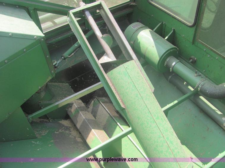 image for item A3559 1980 John Deere 6620 combine