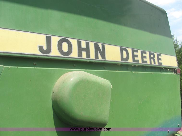 image for item A3559 1980 John Deere 6620 combine