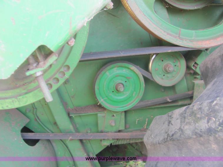 image for item A3559 1980 John Deere 6620 combine