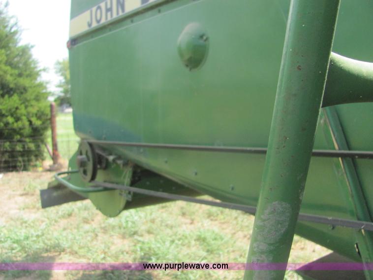 image for item A3559 1980 John Deere 6620 combine