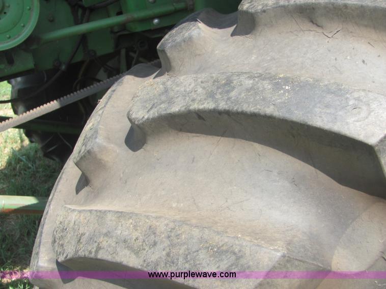 image for item A3559 1980 John Deere 6620 combine