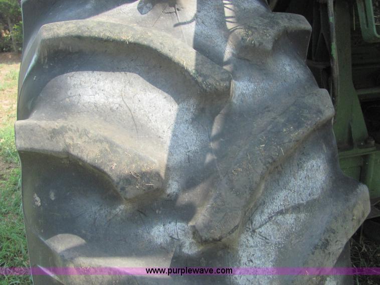 image for item A3559 1980 John Deere 6620 combine