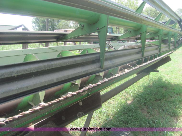 image for item A3560 John Deere 222 22' platform header
