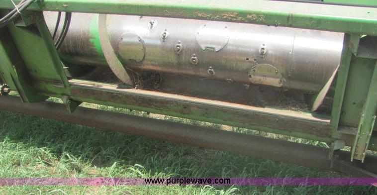 image for item A3560 John Deere 222 22' platform header