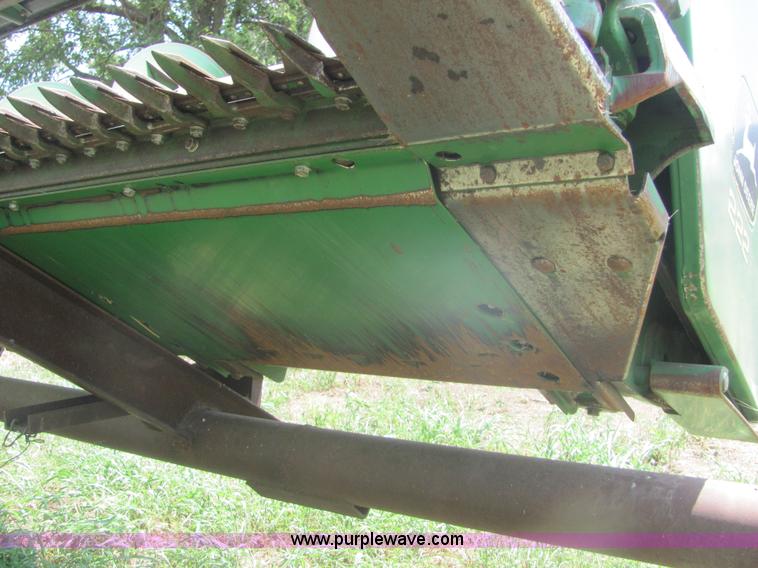 image for item A3560 John Deere 222 22' platform header