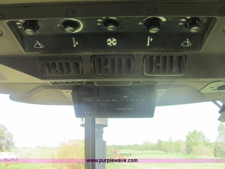 image for item A3561 1990 John Deere 4755 tractor