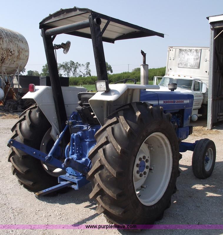 image for item A4011 1985 Ford 5000 tractor