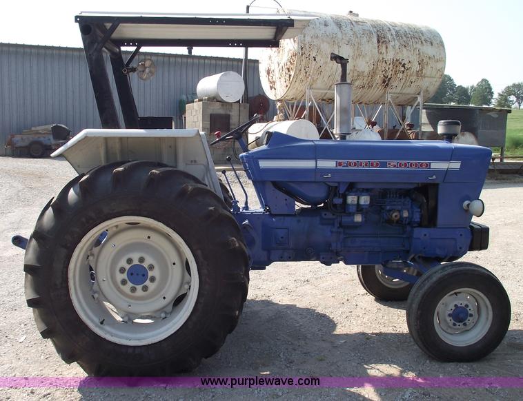 image for item A4011 1985 Ford 5000 tractor