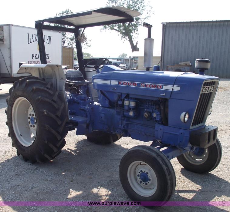 image for item A4011 1985 Ford 5000 tractor