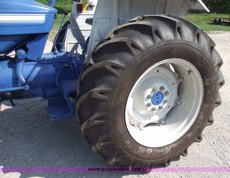 image for item A4011 1985 Ford 5000 tractor