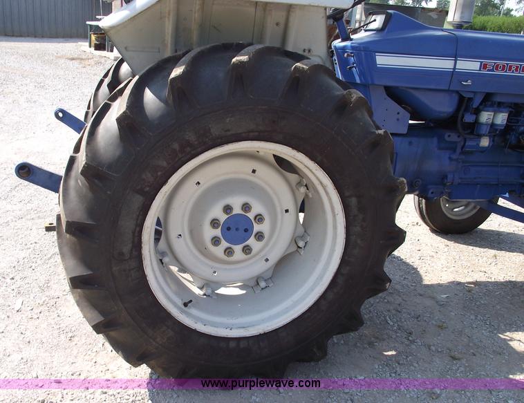 image for item A4011 1985 Ford 5000 tractor