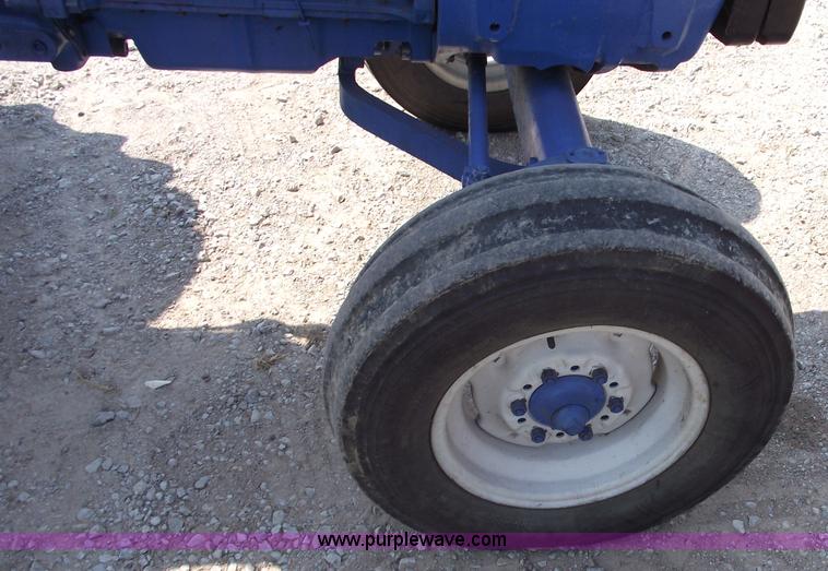 image for item A4011 1985 Ford 5000 tractor