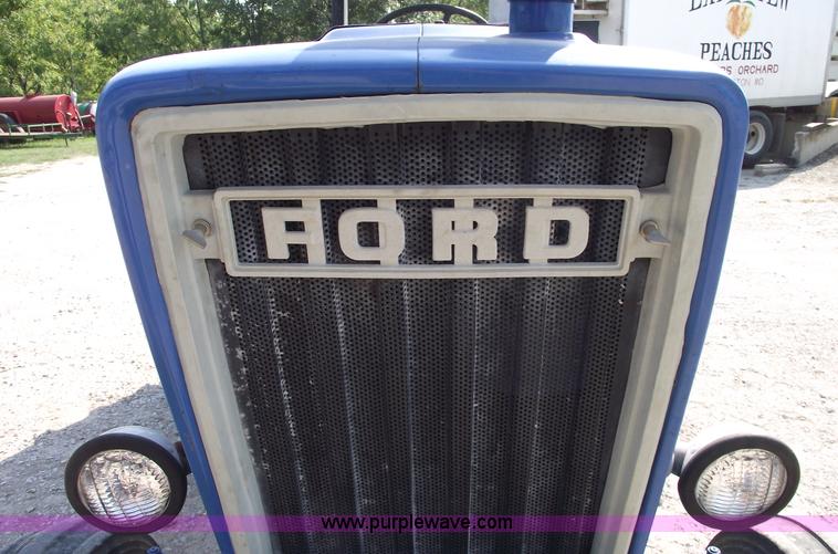 image for item A4011 1985 Ford 5000 tractor