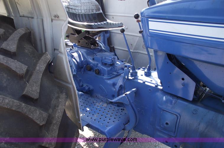 image for item A4011 1985 Ford 5000 tractor