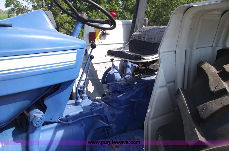 image for item A4011 1985 Ford 5000 tractor