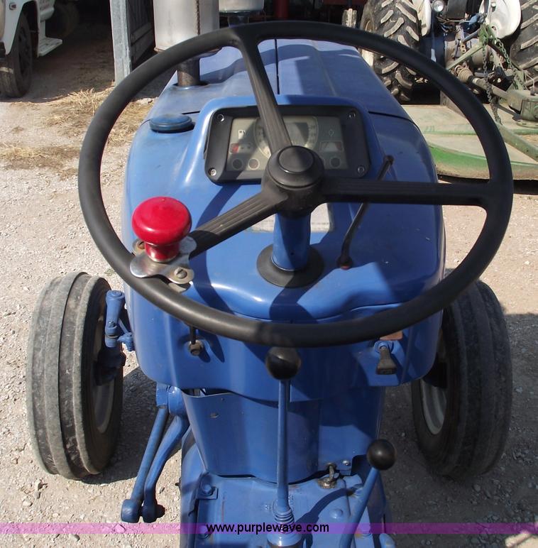 image for item A4011 1985 Ford 5000 tractor