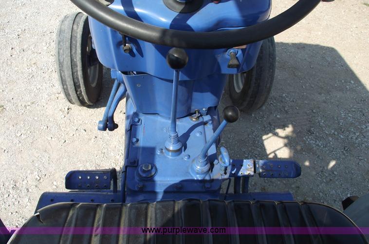 image for item A4011 1985 Ford 5000 tractor