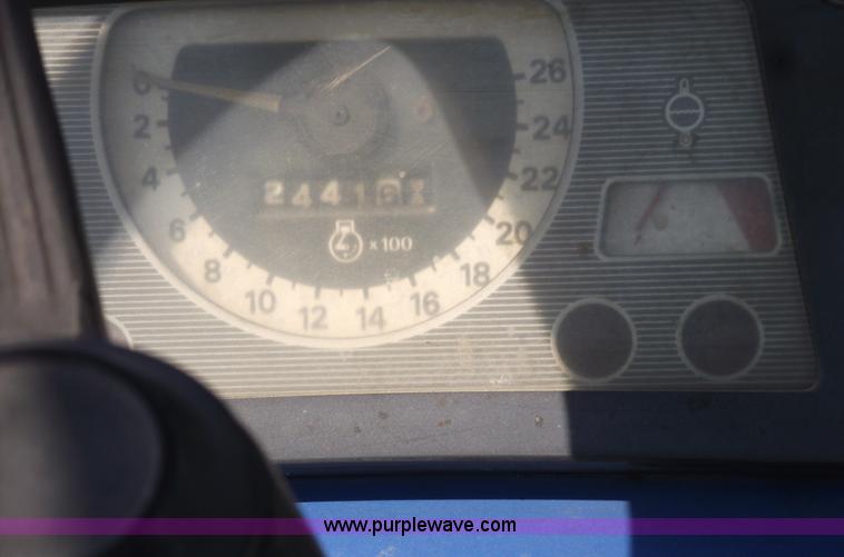 image for item A4011 1985 Ford 5000 tractor