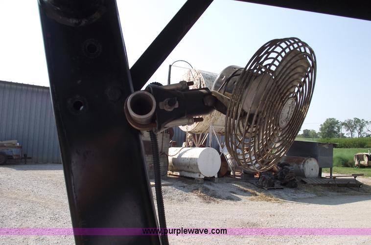 image for item A4011 1985 Ford 5000 tractor