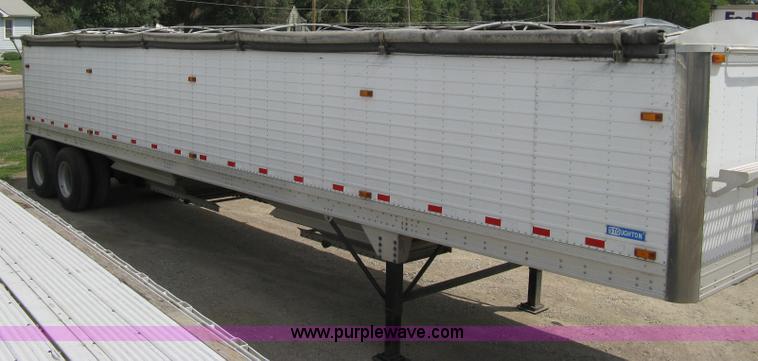 image for item A4315 2009 Stoughton 40' grain trailer